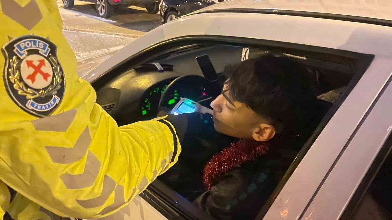 Karaman'da yılbaşı denetimleri sabaha kadar sürdü