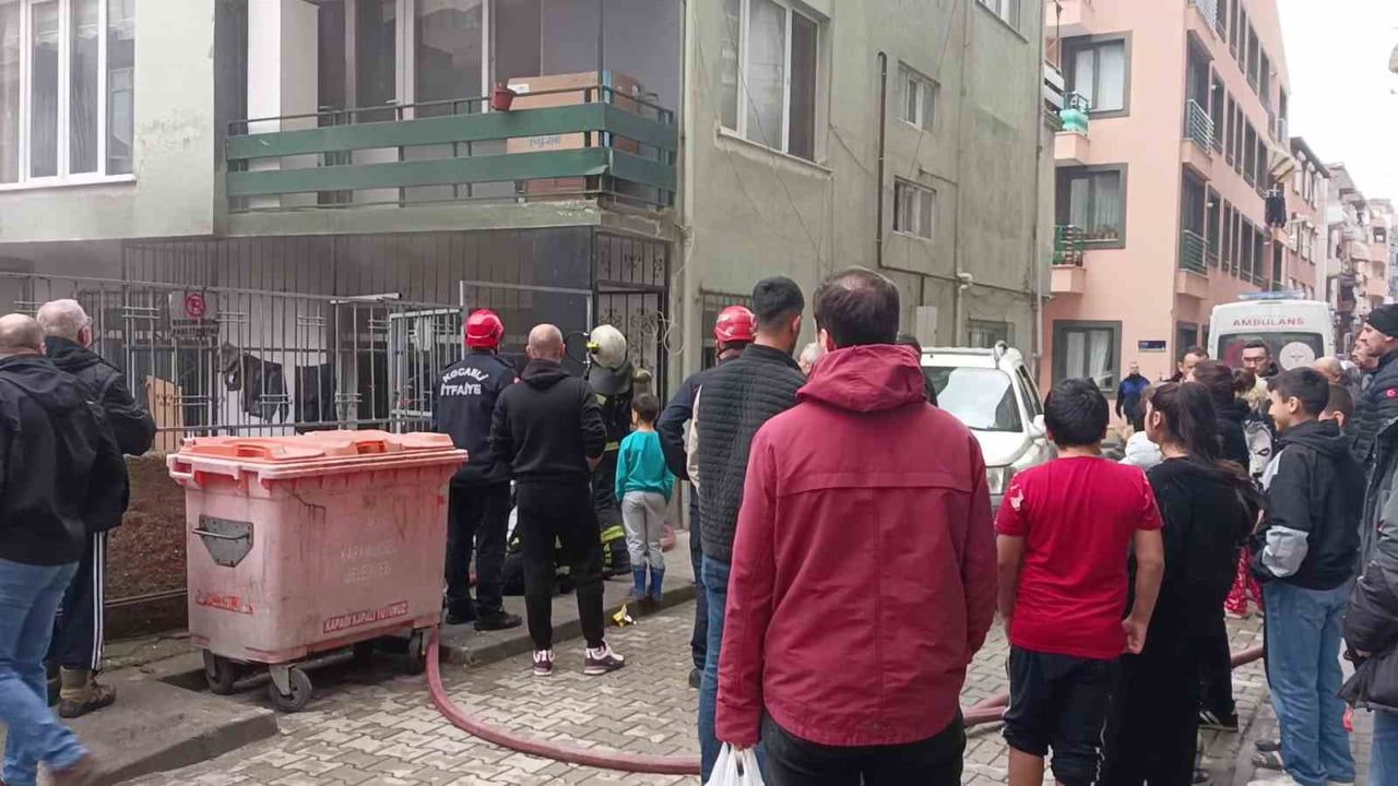 Karamürsel'de tersane işçilerinin kaldığı evde yangın söndürüldü