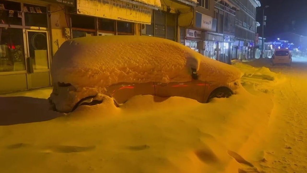 Karayazı'da Zorlu Kış Akşamı: 'Burası Sibirya Değil'