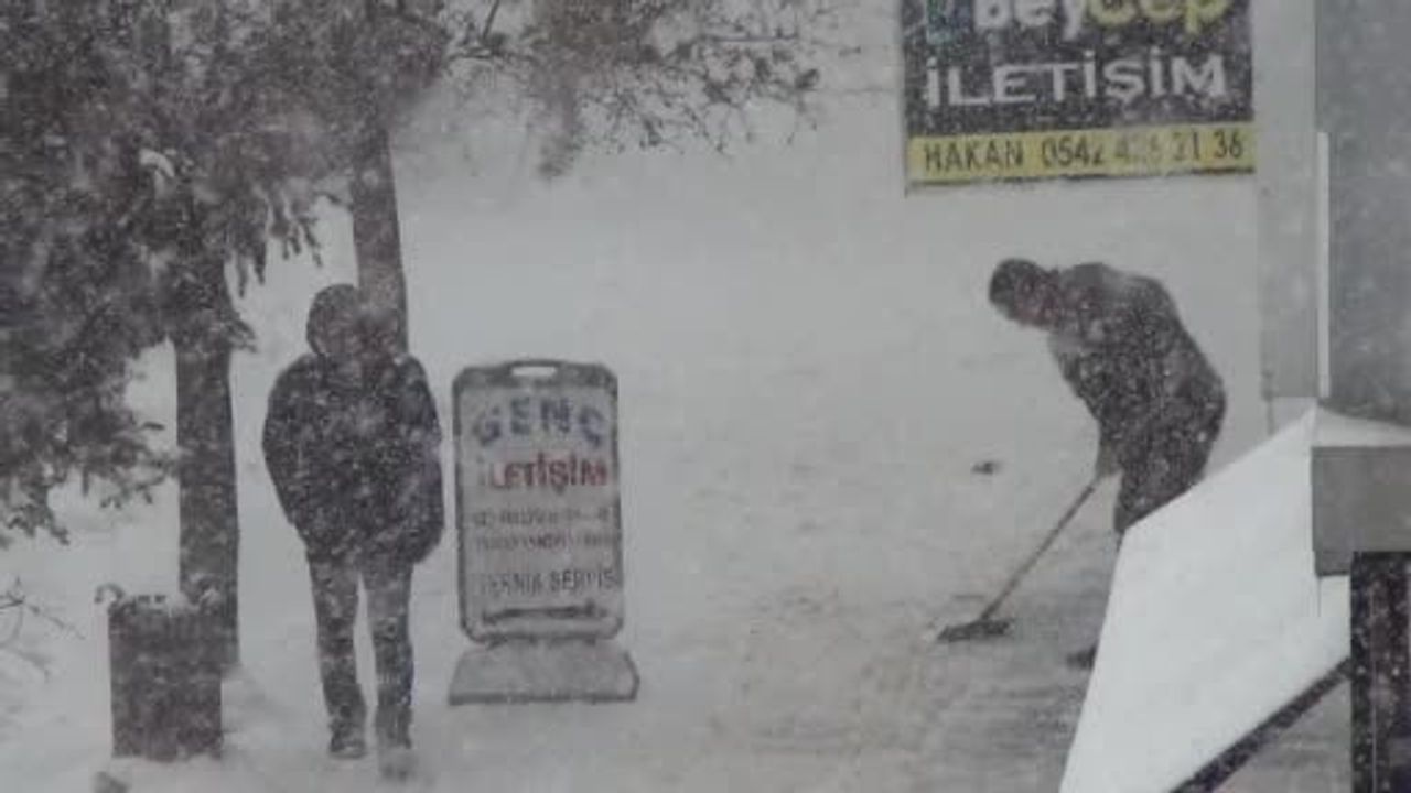 Kars'ta 15 Yılın En Yoğun Kar Yağışı