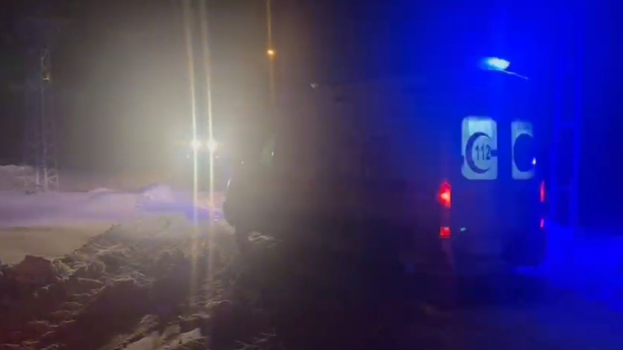 Kars’ta 32 Köyün Yolu Kapandı, Özel İdare ve Sağlık Ekipleri Hastalara Ulaştı