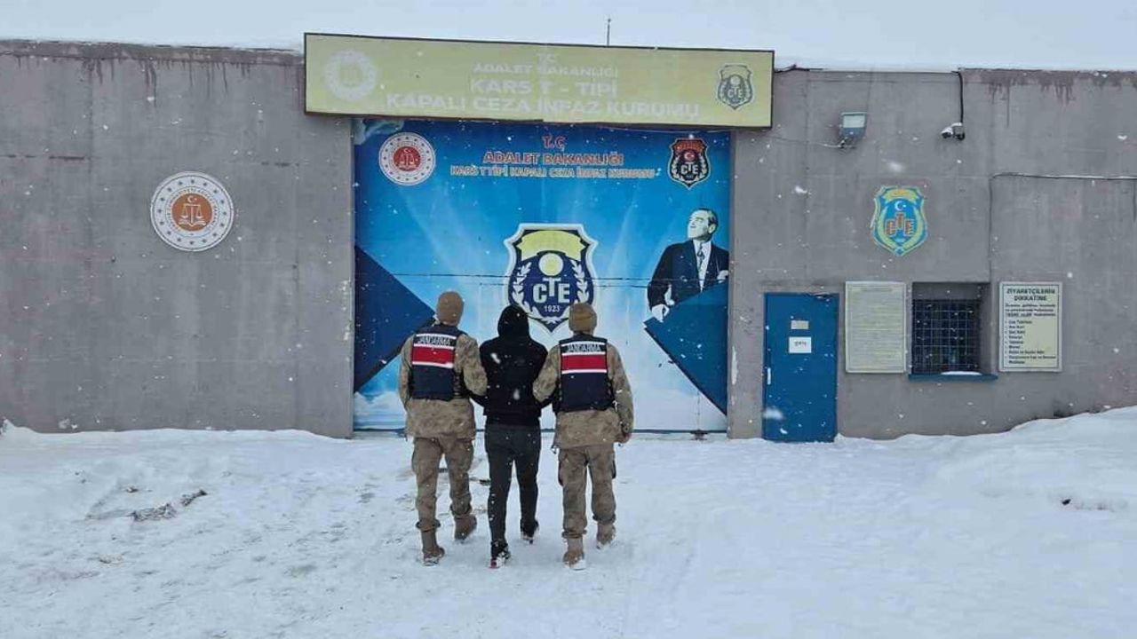 Kars'ta haklarında toplam 9 yıl, 19 ay cezası bulunan 3 kişi yakalandı