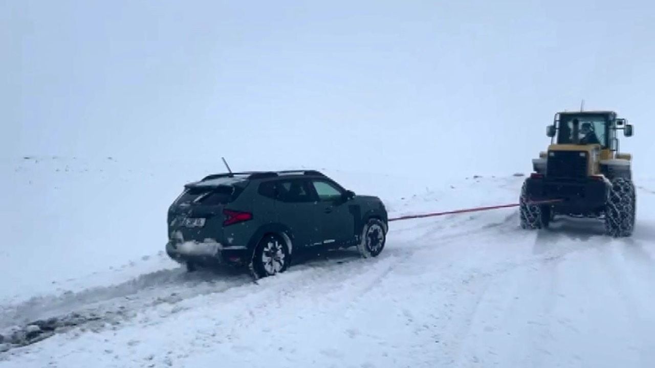 Kars’ta Kar ve Tipi Ulaşımı Aksattı