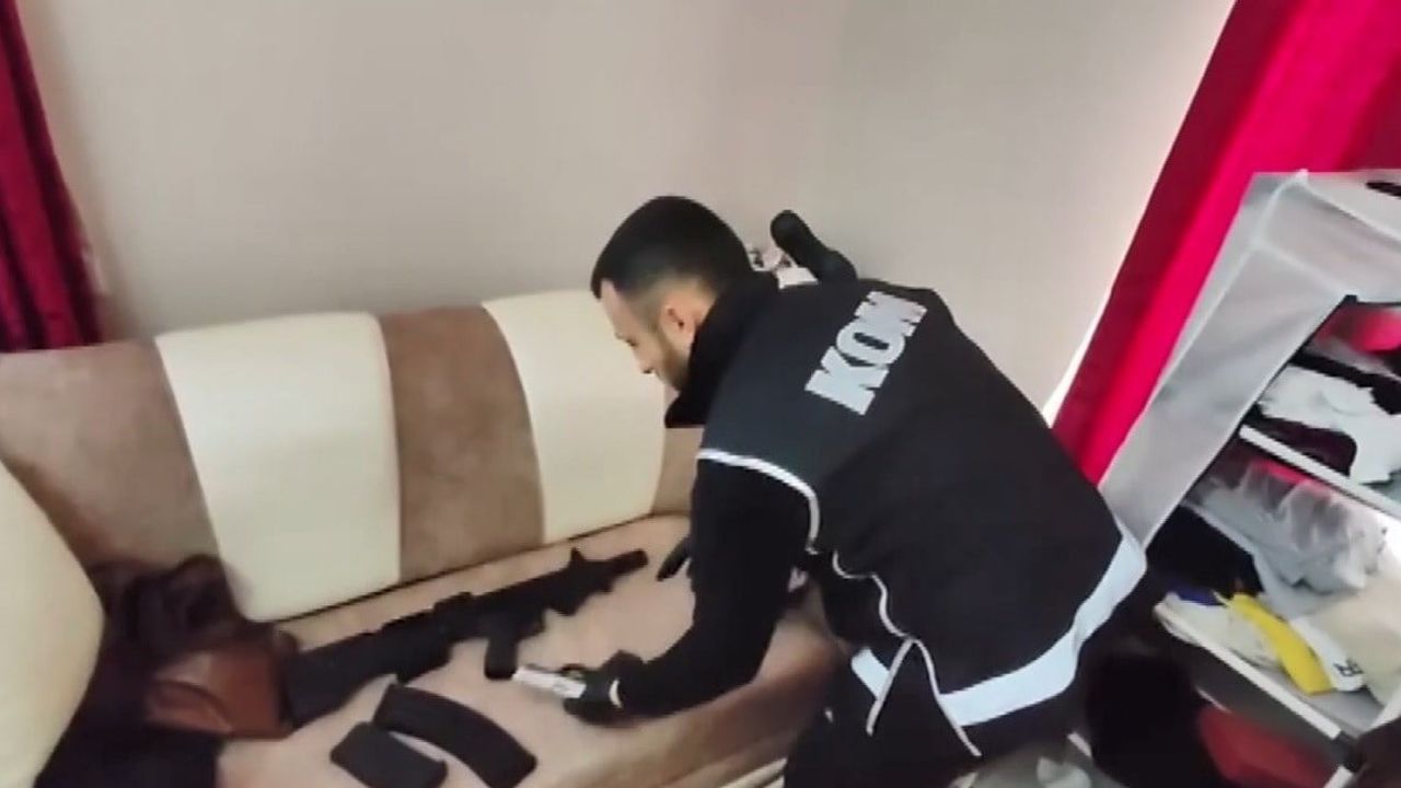 Kars'ta sosyal medyadan silah ticareti: 8 gözaltı