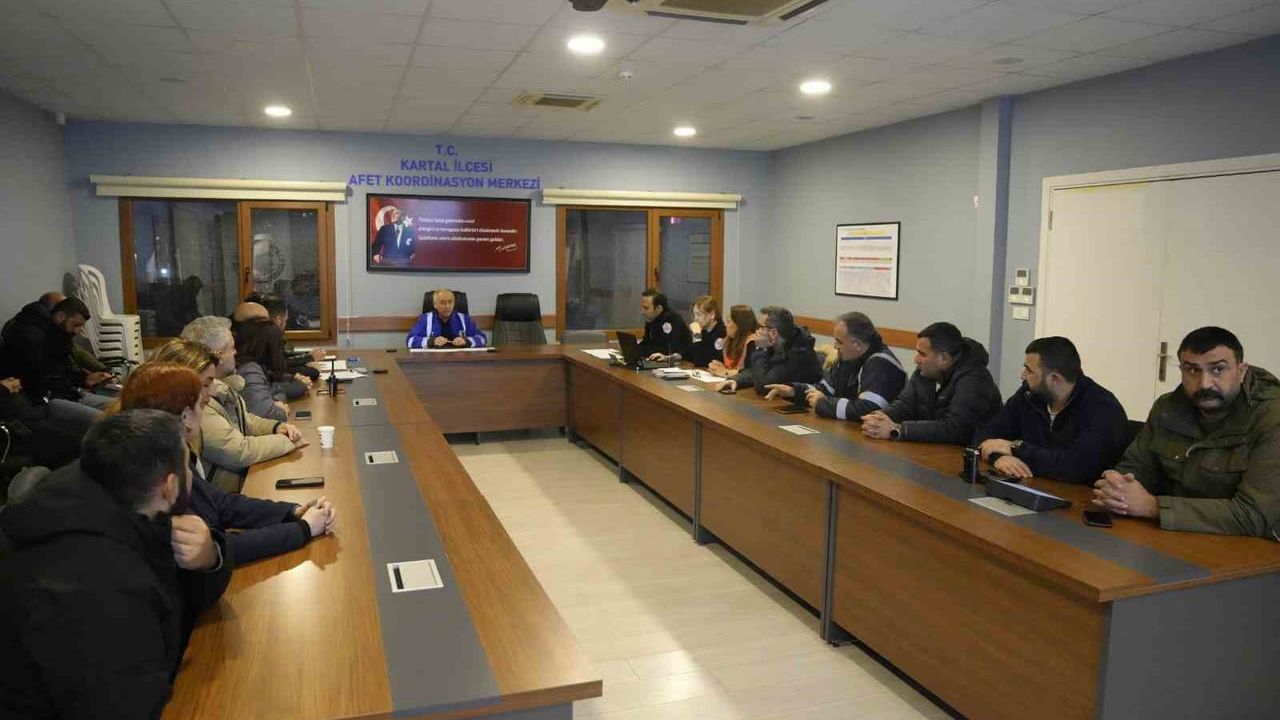 Kartal’da kar hazırlığı: 50 araç ve 150’den fazla personel görevde