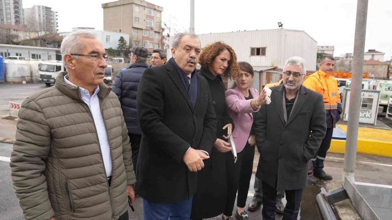 Kartal'da yapay zekâ destekli çöp aktarma istasyonu hizmete girdi