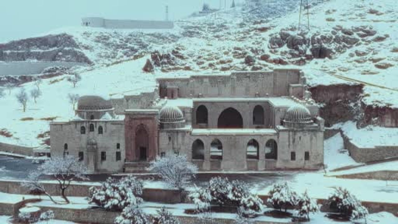 Kasımiye Medresesi Karla Beyaza Büründü