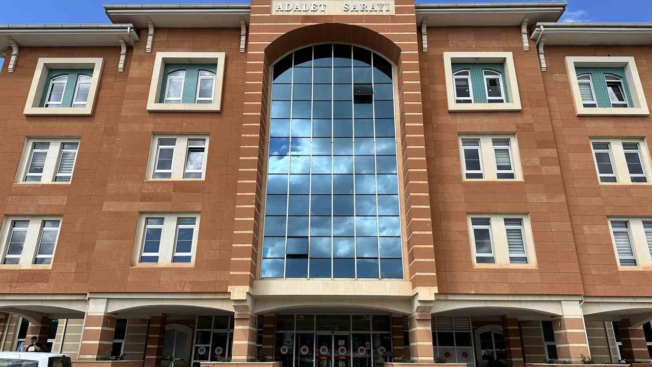 Kastamonu'da 'sahte avukat' davasında sanığa 5 ay hapis ve 20 bin TL ceza