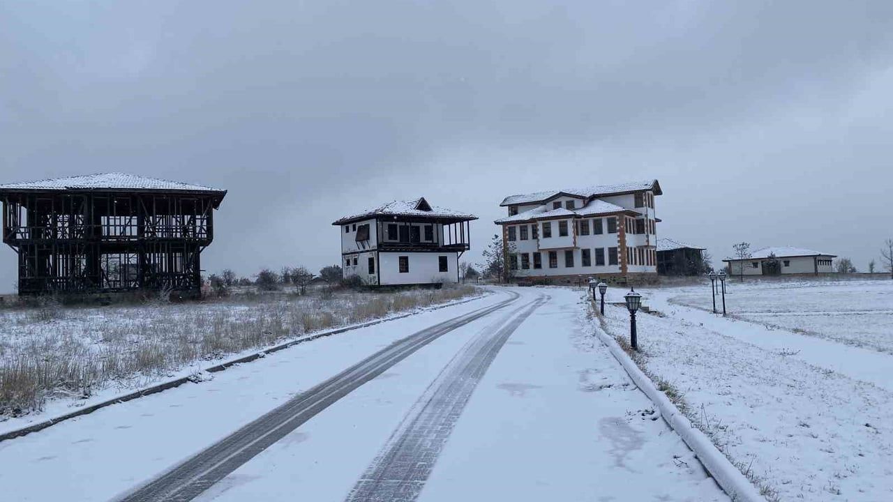 Kastamonu’nun yüksek kesimlerinde kar etkili