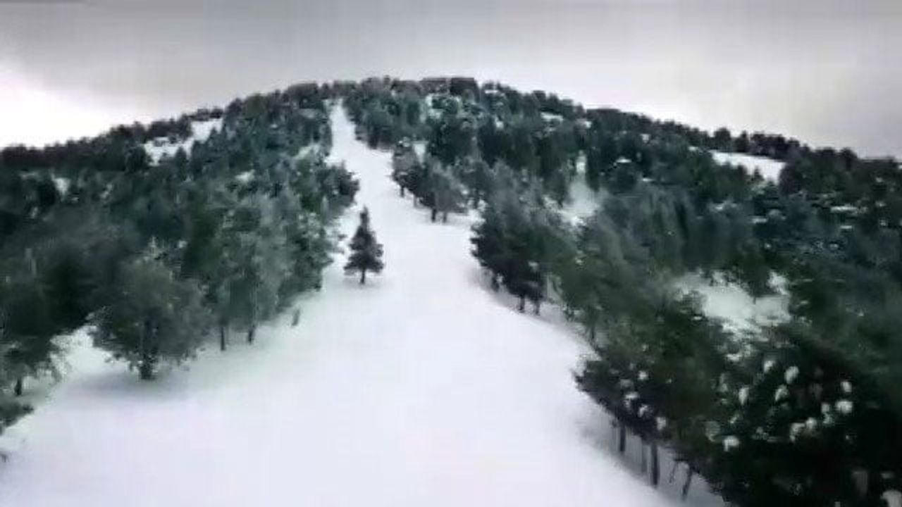 Kavaklıdere'de Göktepe Dağı karla kaplandı