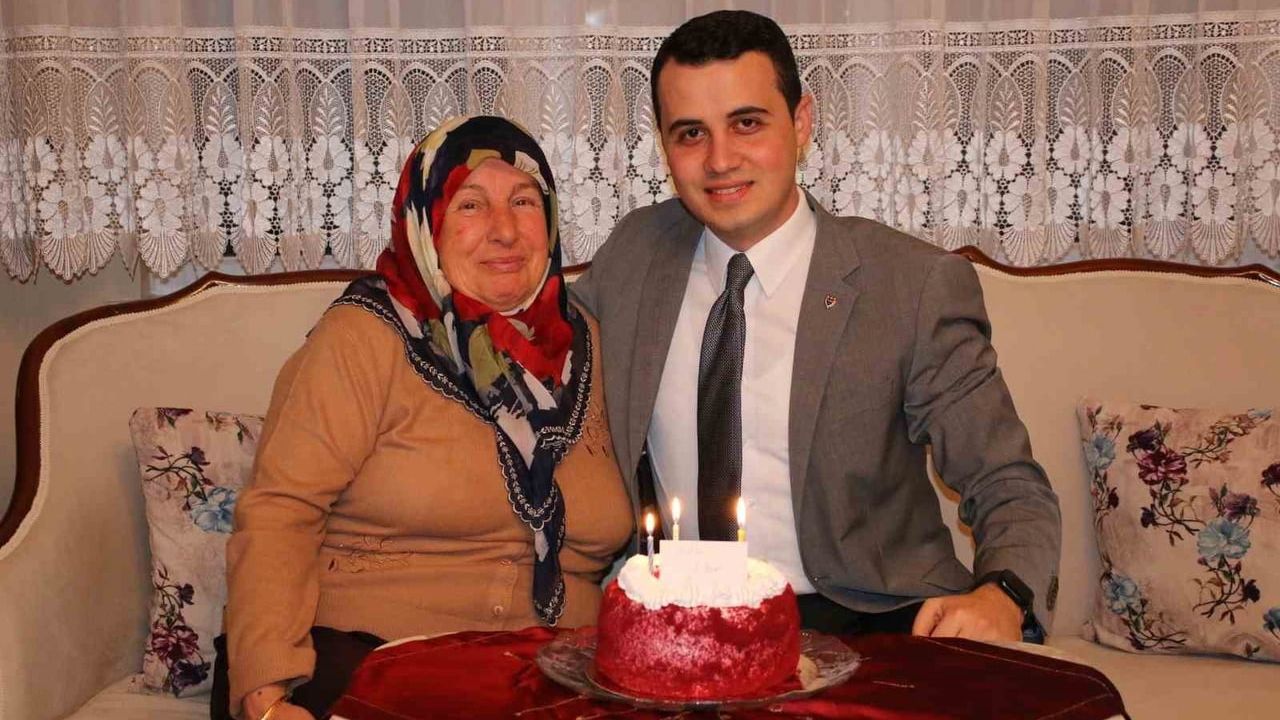 Kaymakam Furkan Alpay, Şehit Annesinin 70. Doğum Gününü Kutladı