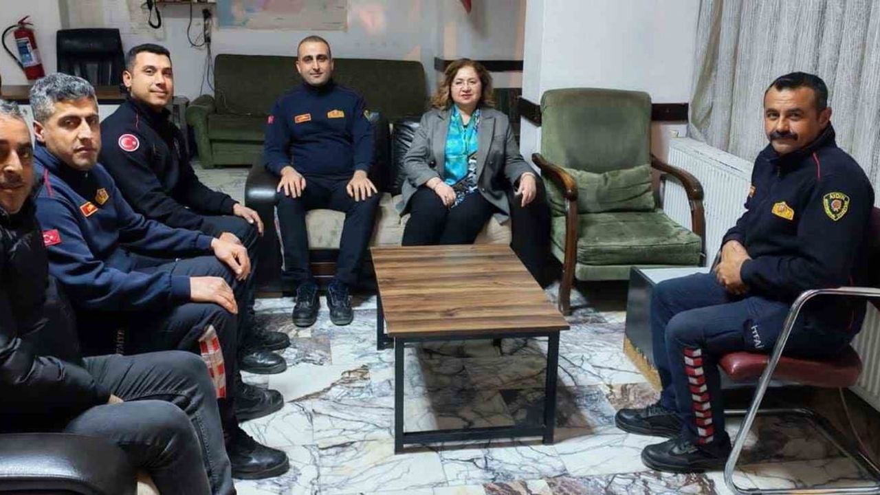 Kaymakam Sultan Doğru yılbaşı gecesi görev başındakileri ziyaret etti