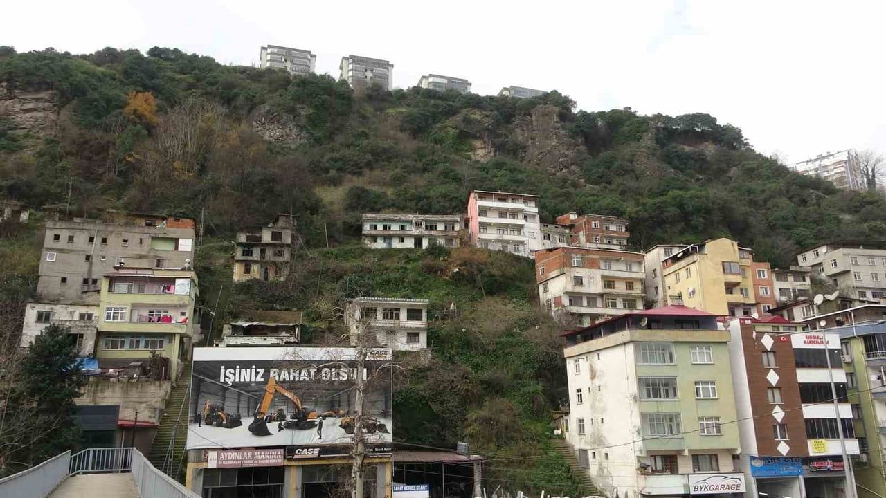 Kaymaklı Mahallesi'ne üç boyutlu müdahale: 17 yıllık kaya düşmesi korkusuna ıslah çalışması