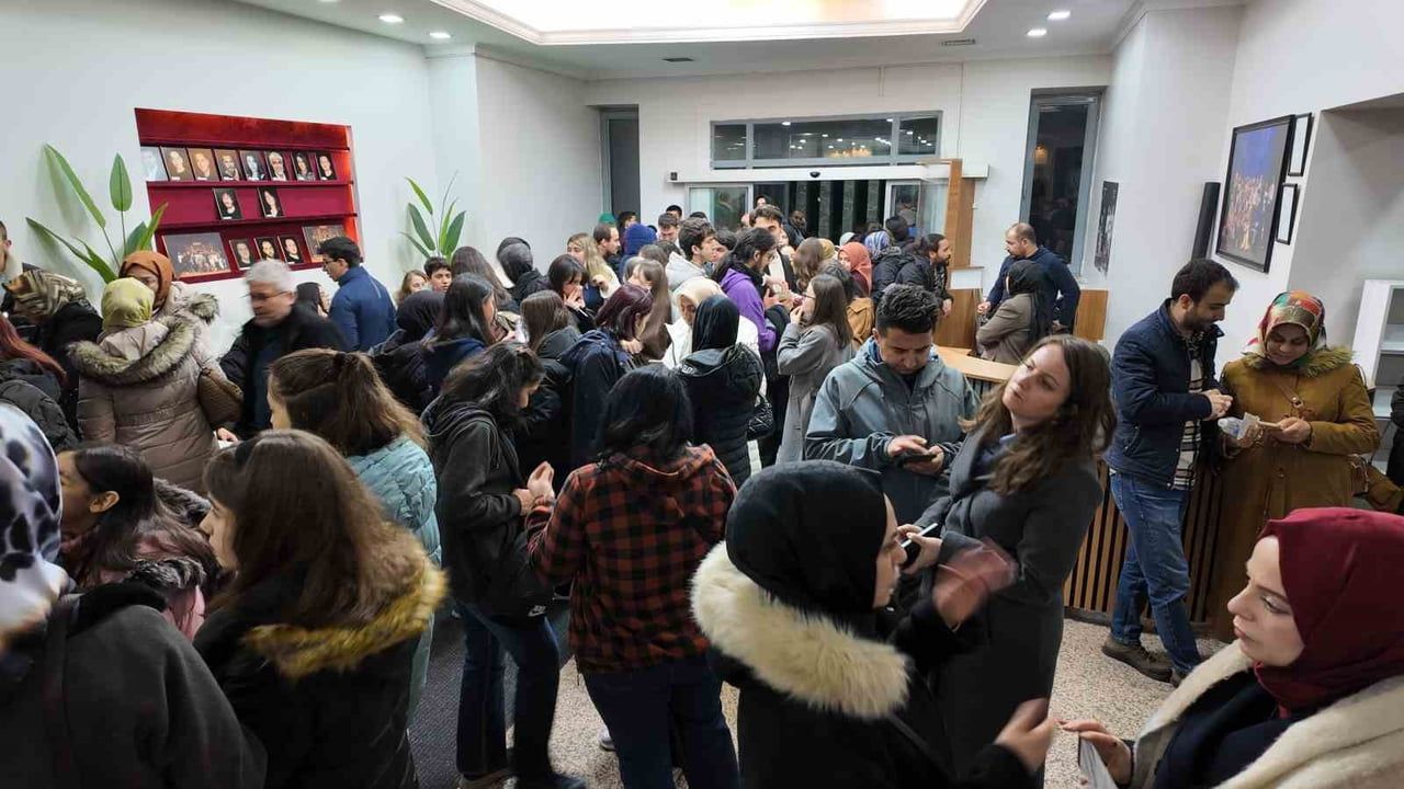 KAYMEK, yarıyıl tatilinde öğrencileri tiyatro ile buluşturdu