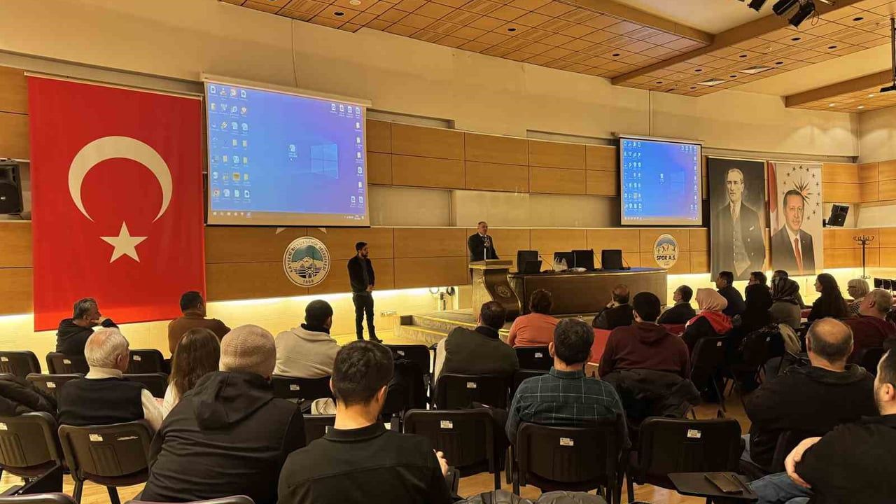 Kayseri Büyükşehir’den Doğal Üretim Bahçesi kullanıcılarına organik tarım eğitimi