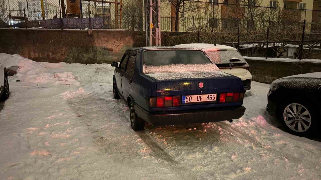 Kayseri'de alkollü sürücü drift yaparken çıkmaz sokakta yakalandı