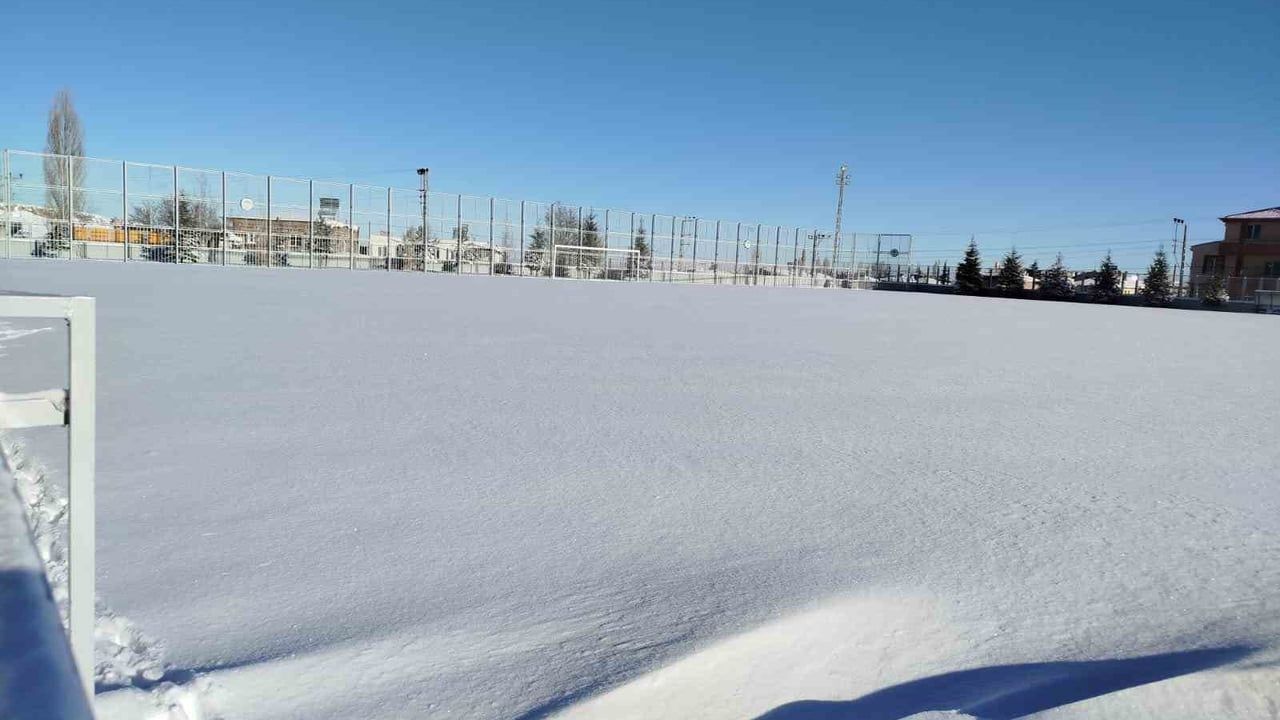 Kayseri'de amatör futbol müsabakaları kar nedeniyle ertelendi