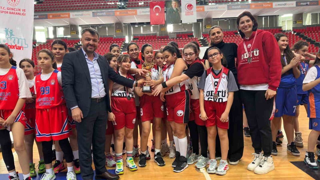 Kayseri'de Basketbol Küçük Kızlar İl Birinciliği tamamlandı