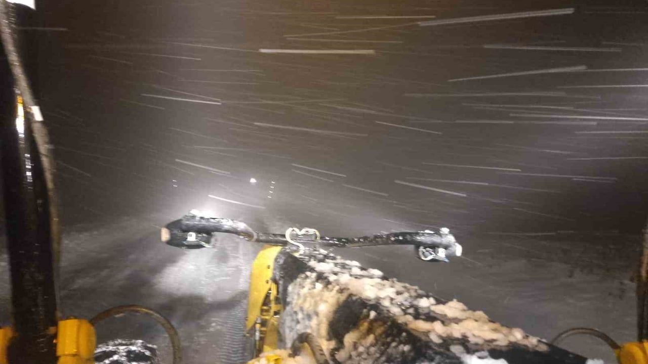 Kayseri'de kar çalışmaları: 86 kırsal mahalle yolu açıldı, 128 yolda çalışma sürüyor