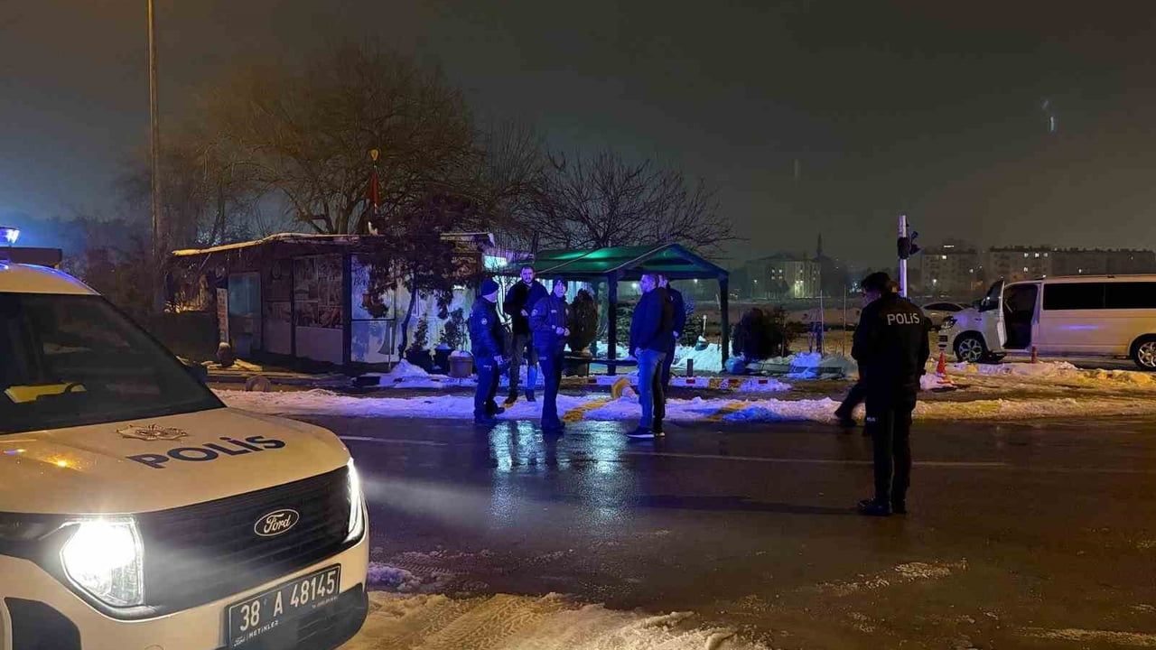 Kayseri'de oğul, babasının büfesini kurşunladı