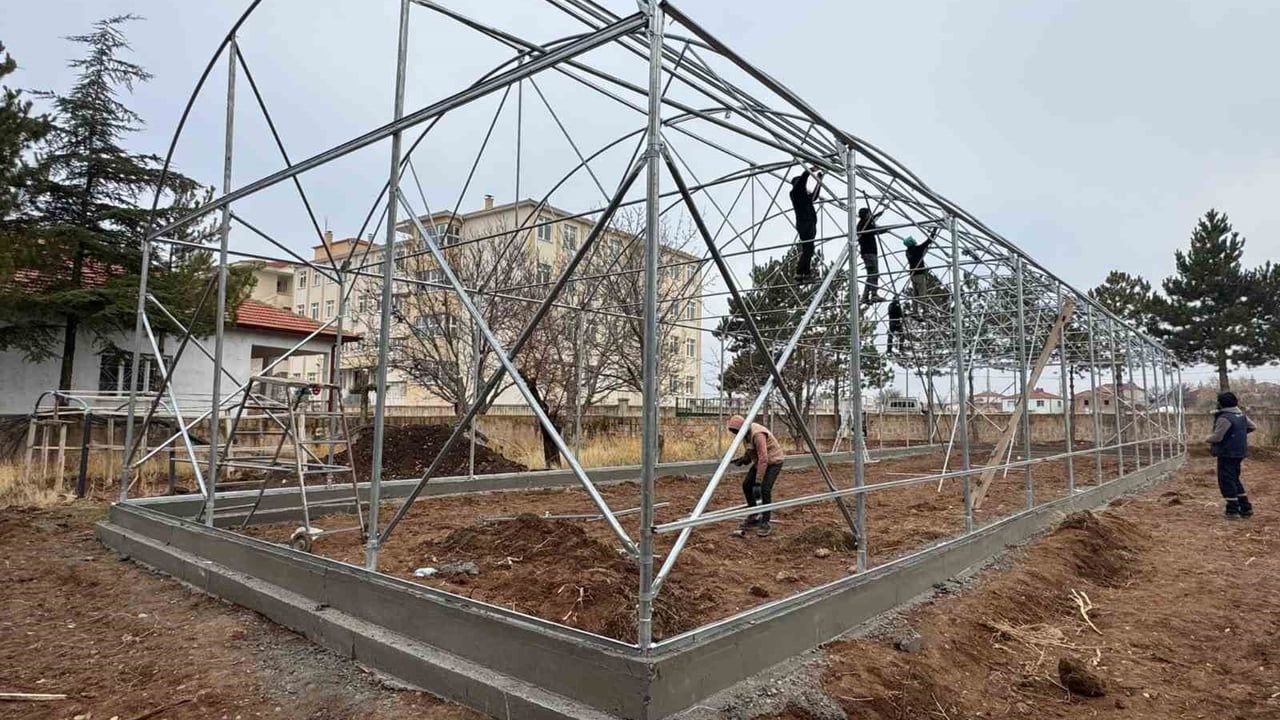 Kayseri’den Bünyan’a akıllı sera: 240 metrekarelik ata tohumu eğitim tesisi