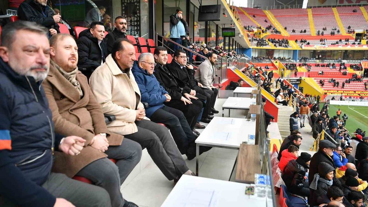 Kayserispor 0-1 RAMS Başakşehir — İlk yarı özeti