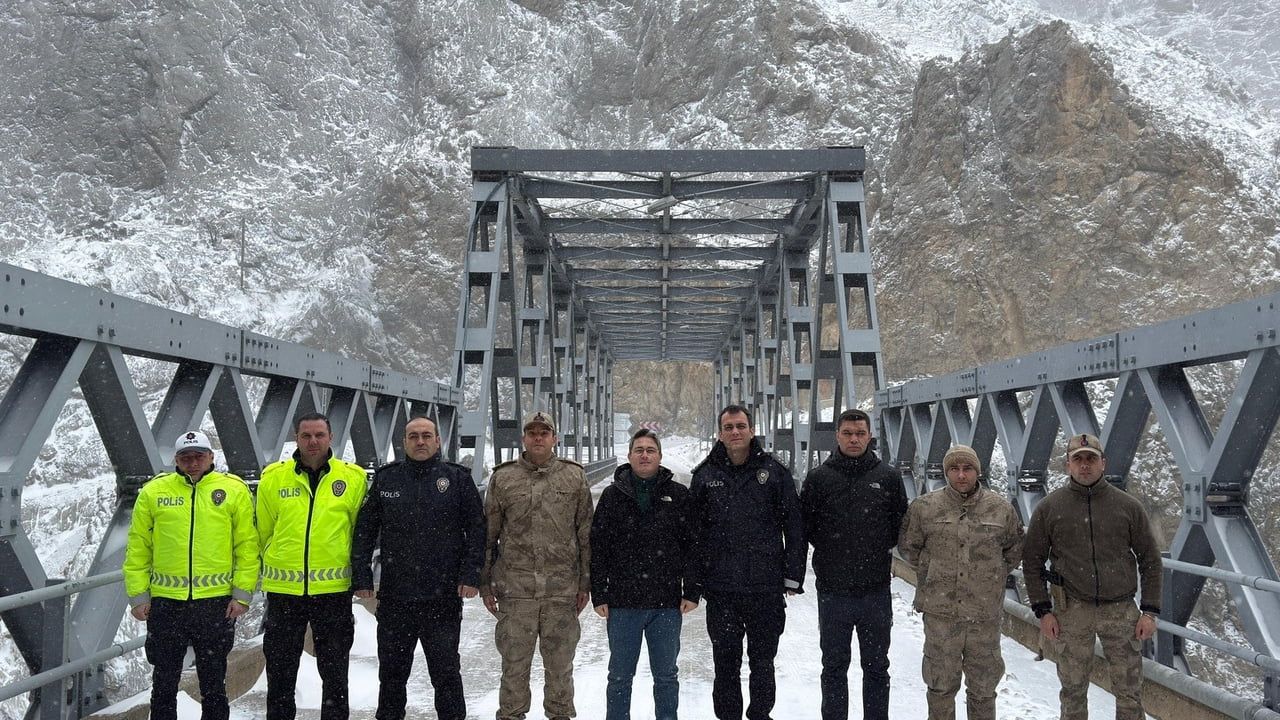 Kemaliye'de kar ve buzlanma riskine karşı önlemler güçlendirildi