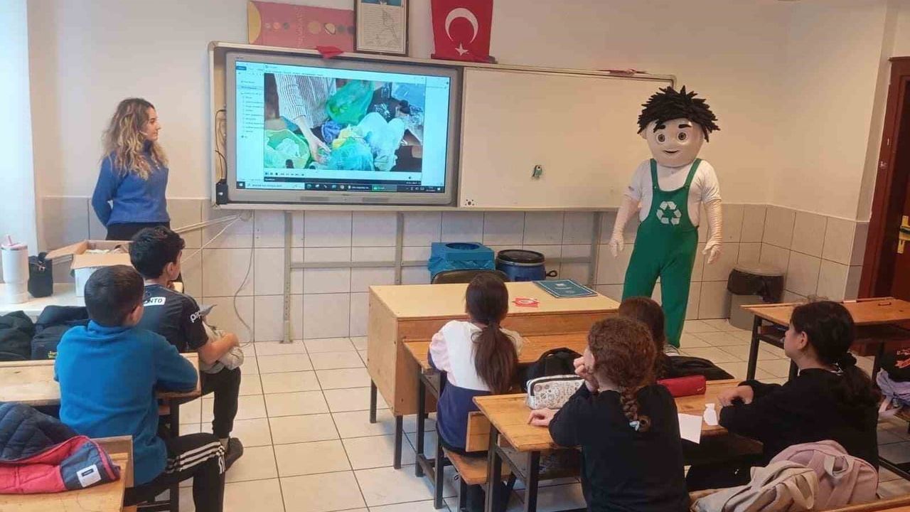 Kemer’de 22 okulda 1306 öğrenciye sıfır atık eğitimi