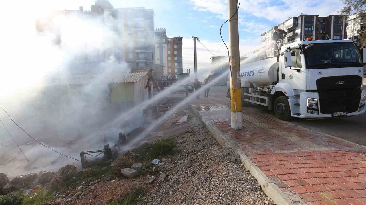 Kepez’de kablo ve koltuk yakan hurdacıya zabıtadan 'Vazifede merhamet yok' yanıtı