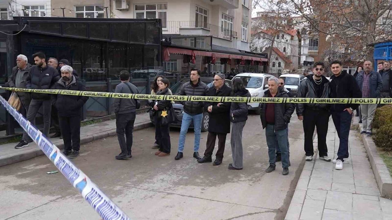 Kırıkkale'de doğal gaz hattında patlama: Atatürk Bulvarı'nda alevler yükseldi