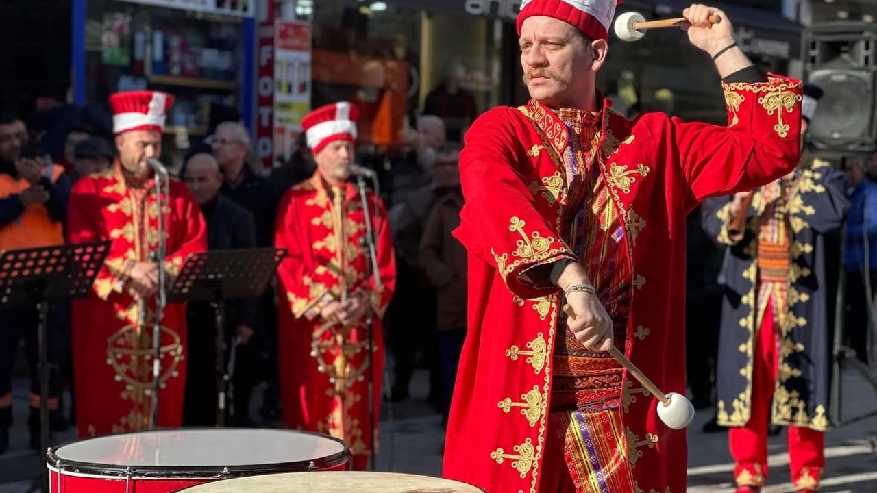 Kırklareli'de Miraç Kandili coşkusu mehter takımıyla sokaklara taştı