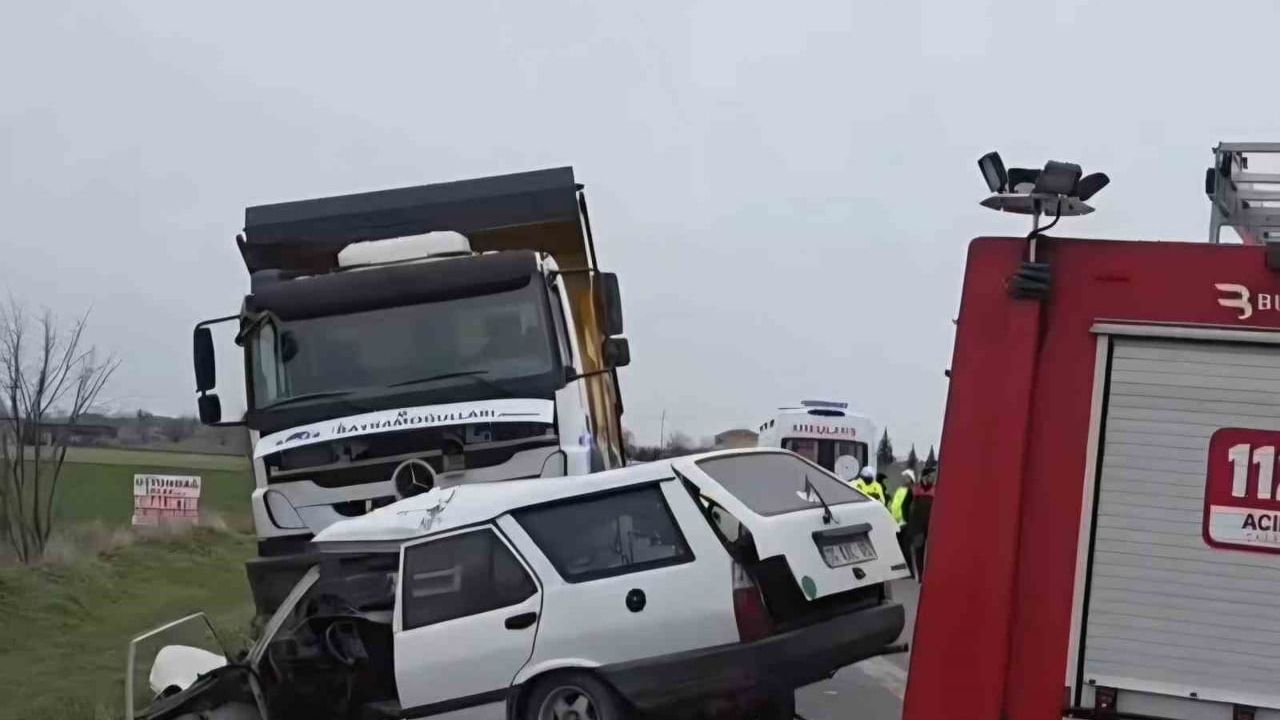 Kırklareli'de otomobil-kamyon çarpışması: 1 ölü, 1 ağır yaralı