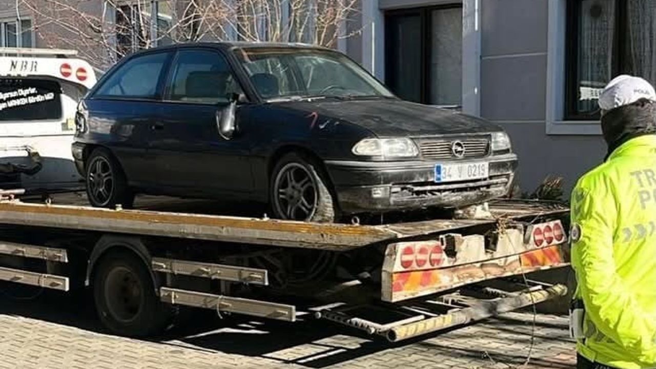 Kırklareli'nde Park Halindeki Atıl Araçlara Müdahale