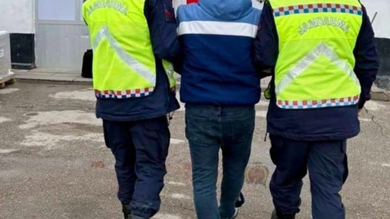 Kırşehir'de Hakkında Kesinleşmiş 3 Yıl Hapis Cezası Olan Şahıs Yakalandı