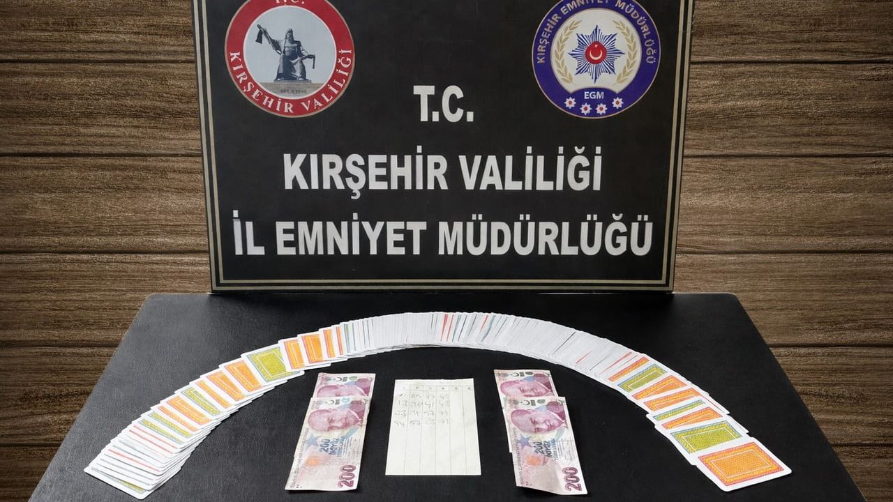 Kırşehir'de kahvehanede kumar operasyonu: 4 kişiye ceza