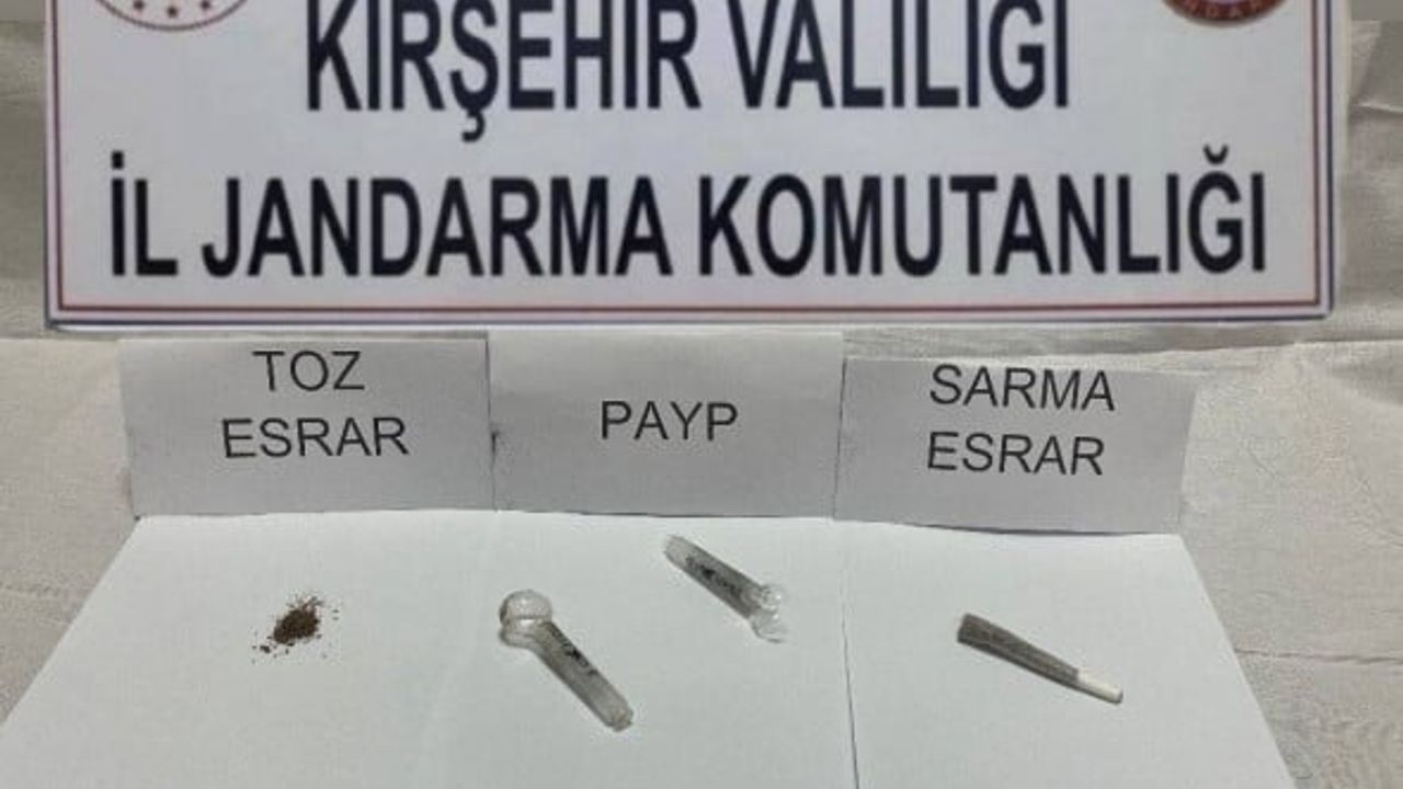 Kırşehir'de otomobilde 17 gram uyuşturucu ele geçirildi