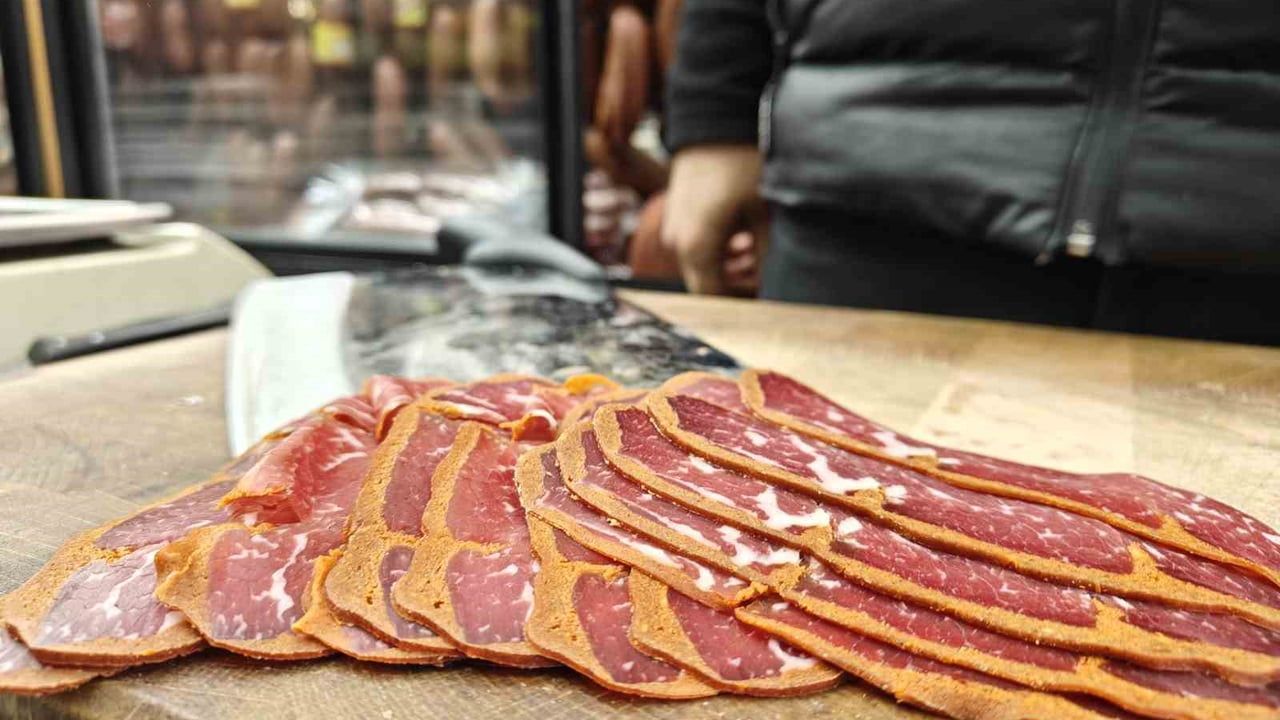 Kışla Birlikte Pastırma ve Sucuğa Talep Arttı — Kayseri