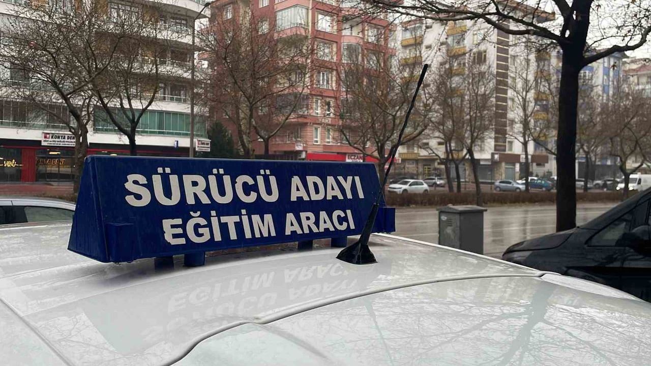 Kışta gizli buzlanma ve su birikintilerine karşı sürücülere uyarı