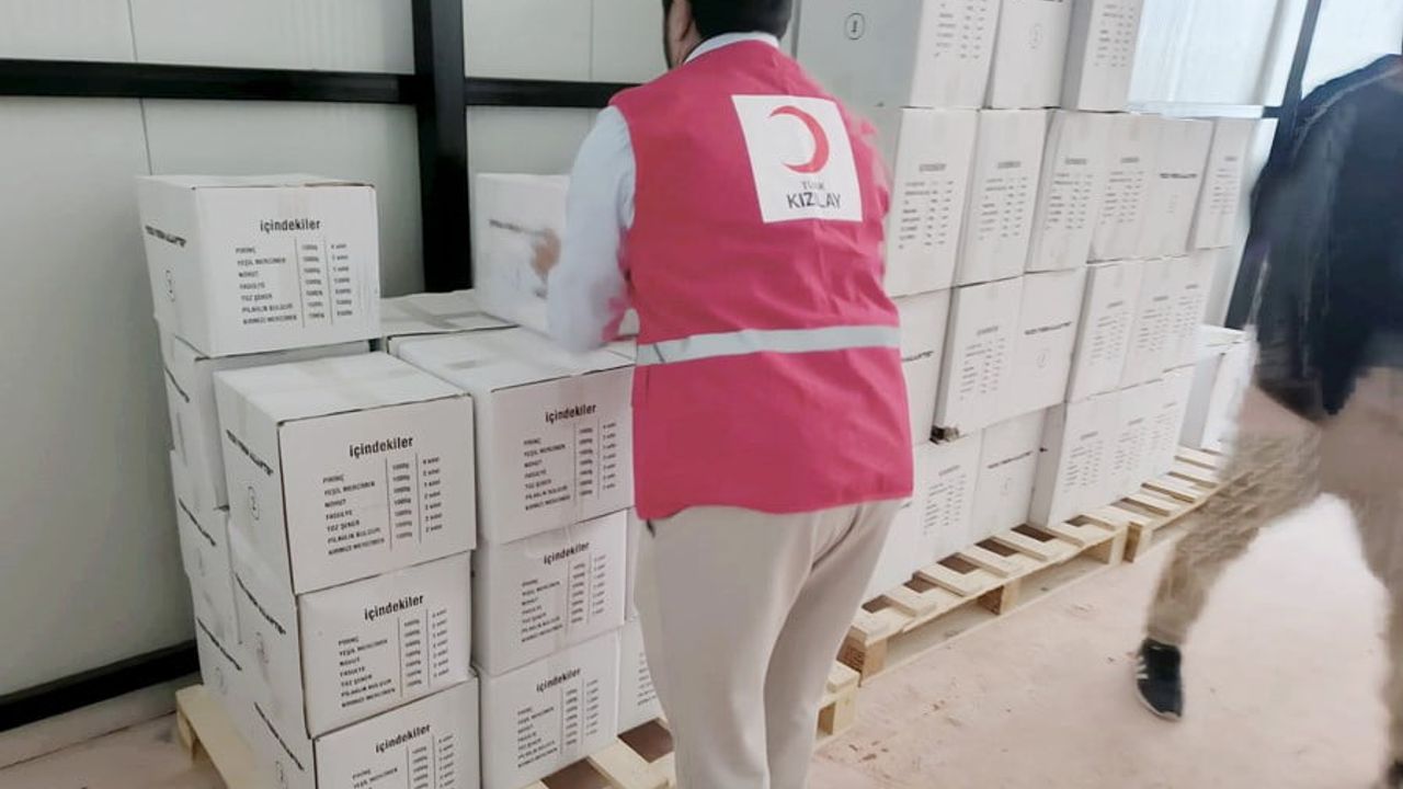 Kızılay’dan Gazipaşa’ya yaklaşık 80 koli yardım