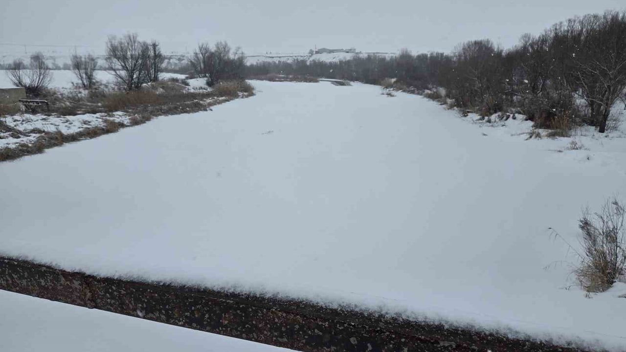 Kızılırmak'ta eskimo usulü buzda balık avı