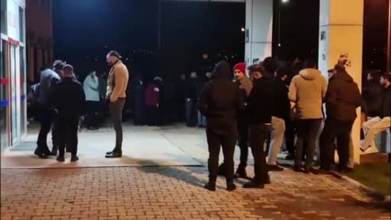 Kocaali'de 23 yaşındaki genç aracında başından vurulmuş halde bulundu