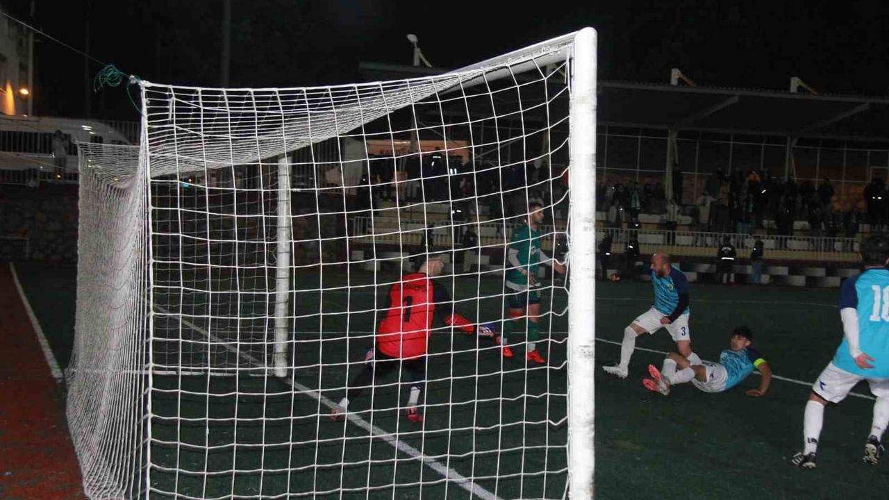 Kocaeli 1. Amatör Play-Off’ta tartışmalı son dakikalar: Skor haberleri oyunu belirledi