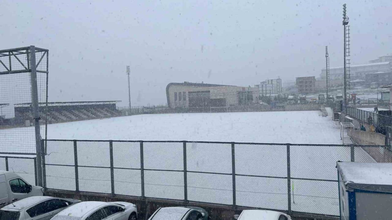 Kocaeli 2. Amatör Lig: Dilovasıspor–Mollafeneri Maçı Kar Nedeniyle Tatil Edildi