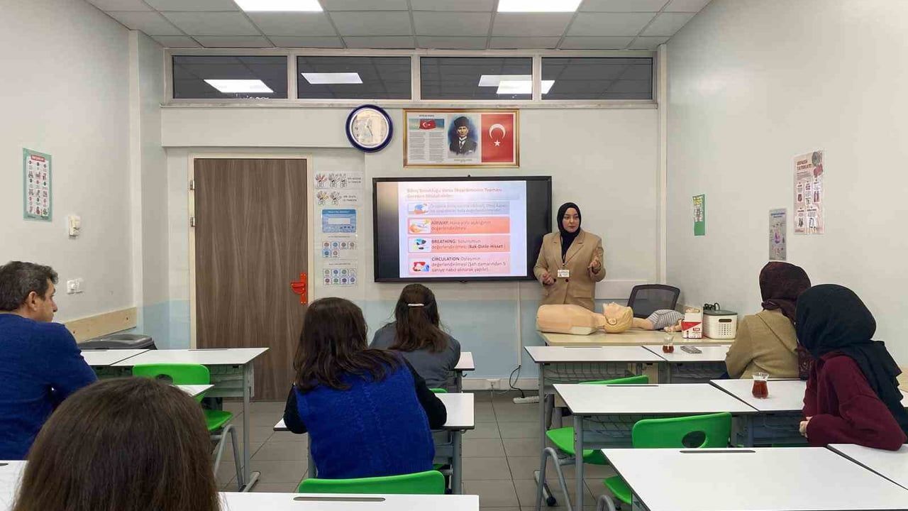 Kocaeli Büyükşehir, 2025’te binlerce vatandaşa ilk yardım ve halk sağlığı eğitimi verdi