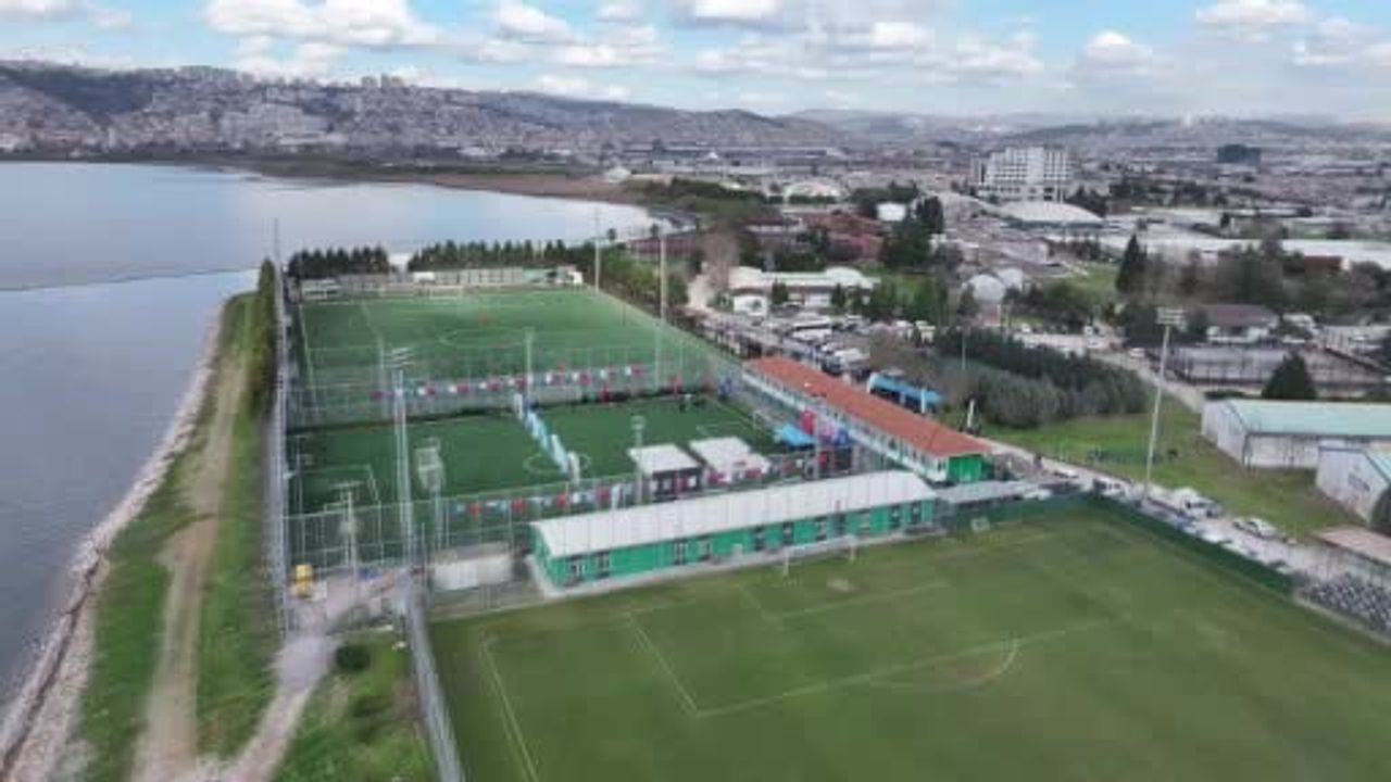 Kocaeli Büyükşehir, Kocaelispor Vinsan Altyapı Tesisleri’ni Tanıttı