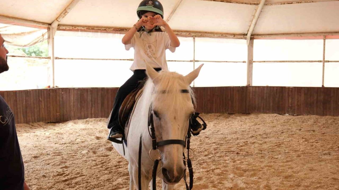 Kocaeli'de 6 bin 789 çocuğa ücretsiz binicilik eğitimi verildi