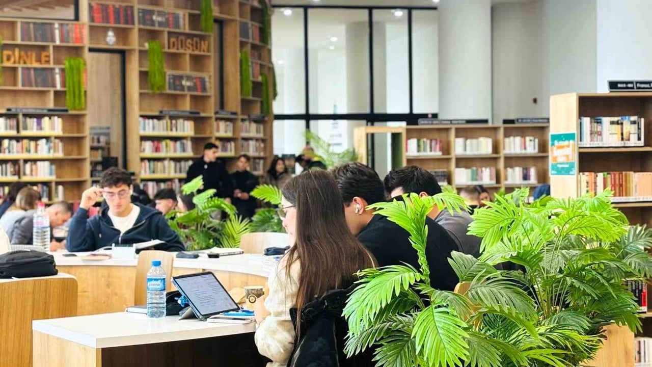 Kocaeli'de yarıyıl tatilinde kütüphaneler gençlerin buluşma noktası oldu
