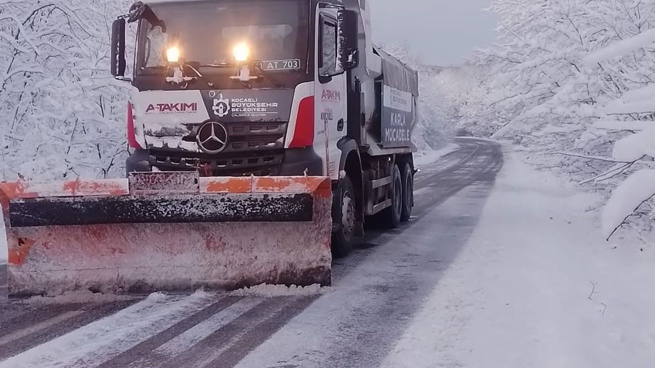 Kocaeli'nin yüksek kesimlerinde kar etkili oldu — Kartepe'de 60 santimetre