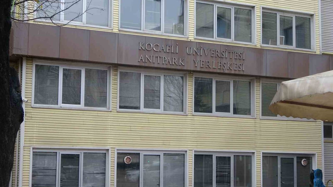 Kocaeli Üniversitesi Güzel Sanatlar Fakültesi mühürlendi, tahliye ve geçici taşınma kararı