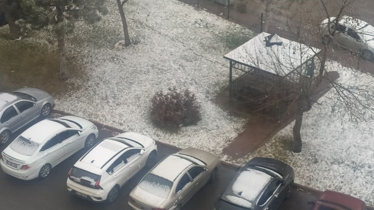 Konya’da Beyşehir, Hüyük ve Derebucak’ta kar sevinci